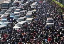 Overcrowded roads in South Asia: Defusing the time bomb
